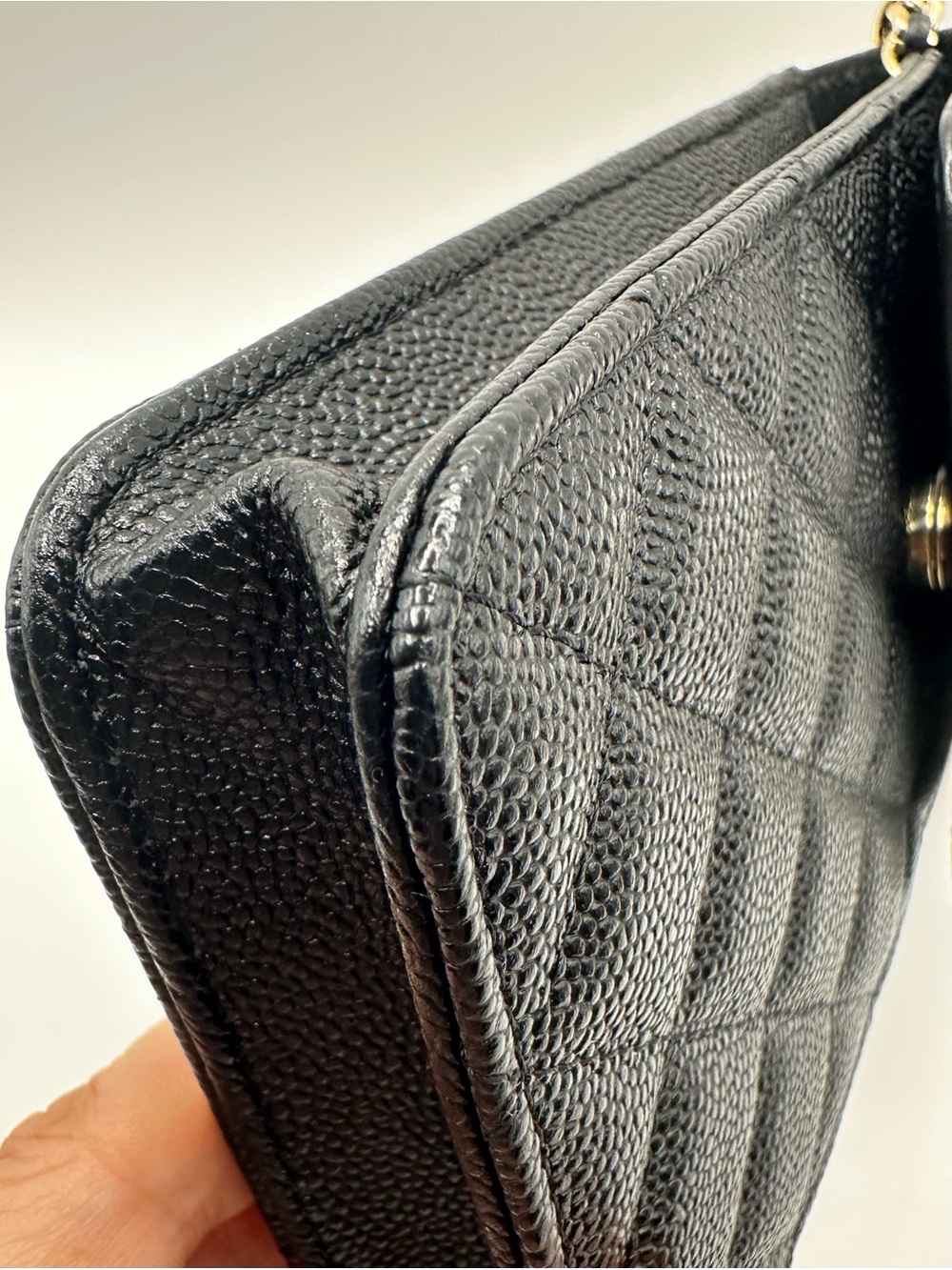 CHANEL Black Quilted Caviar Leather Crossbody Phone Pouch with Gold Bow Chain - Picture 5 of 13